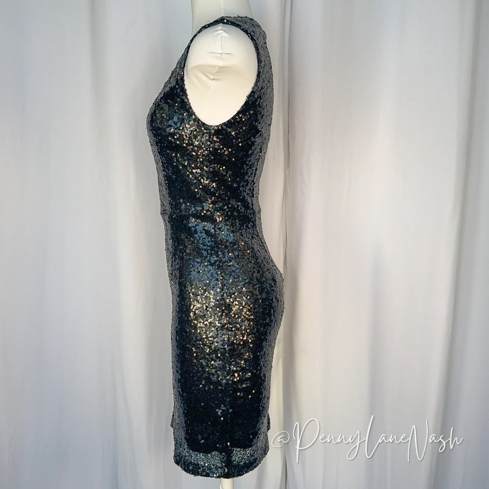 Tobi Gwyn Deep V Neck Sequin Bodycon Dress Black - Picture 5 of 11